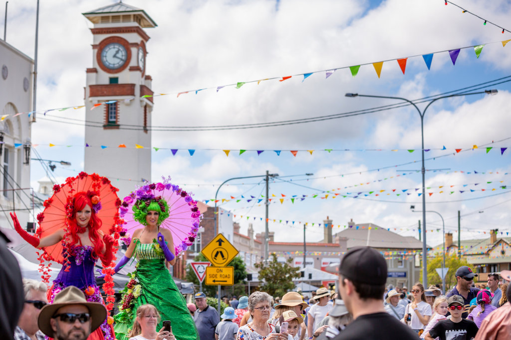 Rebel FM Street Carnival Stanthorpe Apple & Grape Harvest Festival