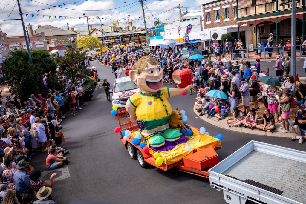 Grande Parade Apple and Grape Festival